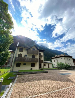 Bianchina - Bilocale con giardino privato Valdisotto